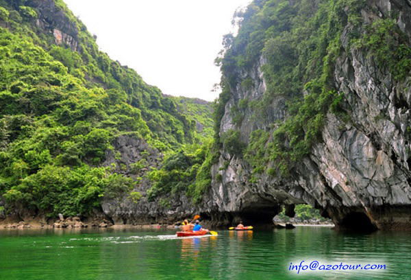 Low tide in Luon Cave