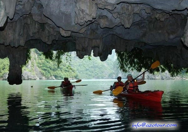 Kayaking to Luon Cave