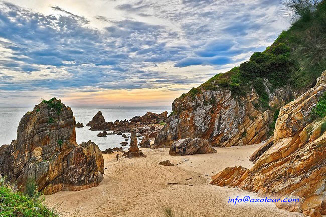 Bai Da Nhay Beach (Rocky Jumping Beach)