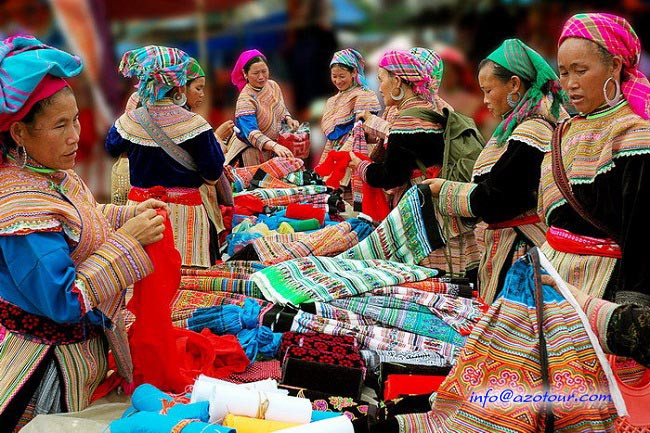 Visit Bac Ha Sunday Market